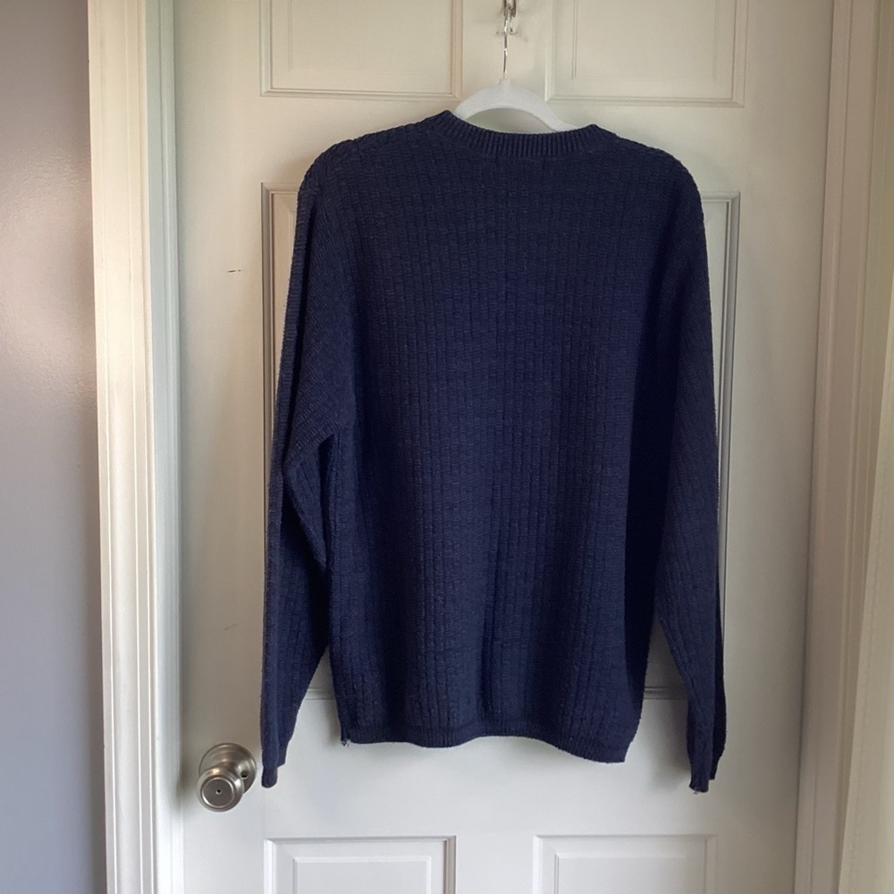 Bill Blass Men’s Navy Three Button Sweater. Size M. - Picture 2 of 7